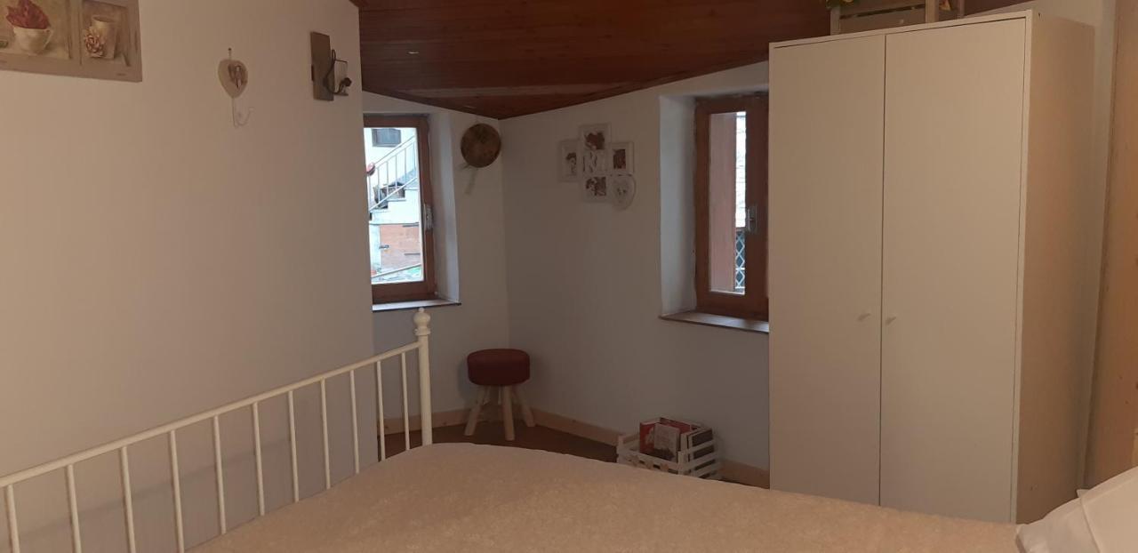 Ca' Du Barbe: Tra Le Alpi E Il Mare Villa Mendatica Exterior photo