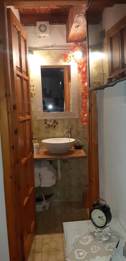 Ca' Du Barbe: Tra Le Alpi E Il Mare Villa Mendatica Exterior photo